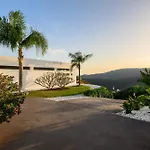 וילה Stunning 3br With Panomaric Views