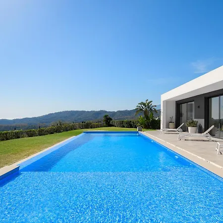 Stunning 3br With Panomaric Views