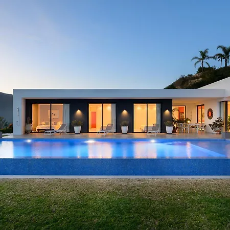 Hidden Sanctuary - 3 Bedroom Villa With Panoramic Views Villa