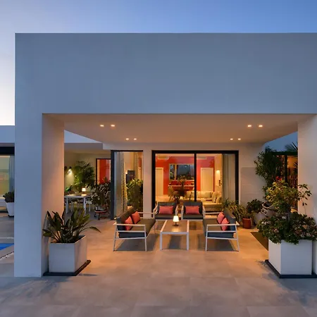 Hidden Sanctuary - 3 Bedroom Villa With Panoramic Views