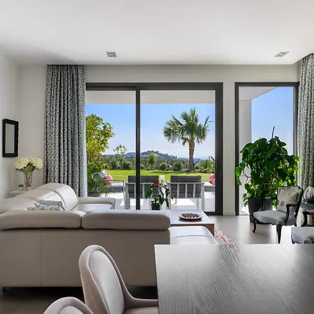 Stunning 3br With Panomaric Views